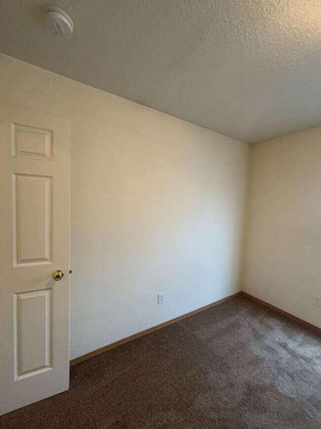 Building Photo - 208 Bentley Park Loop