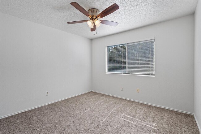 Building Photo - 5501 Spring Meadow Rd