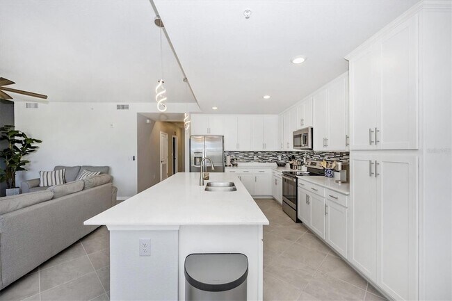 Building Photo - 12240 Wellen Golf St