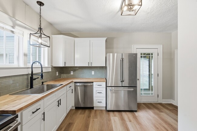 Building Photo - 1602 Branson Ave