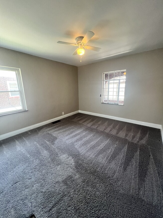 Building Photo - 5194 Sidney Rd