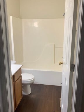 Building Photo - Huge 4 Bedroom 2 bath House with Garage