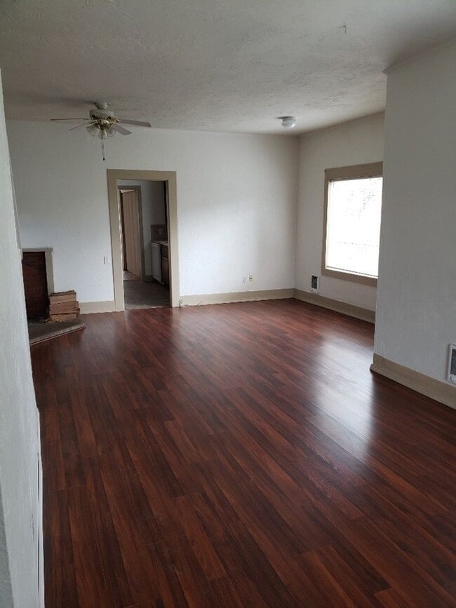 Building Photo - STATUS:-PENDING APPLICATION-| R117G | $1695
