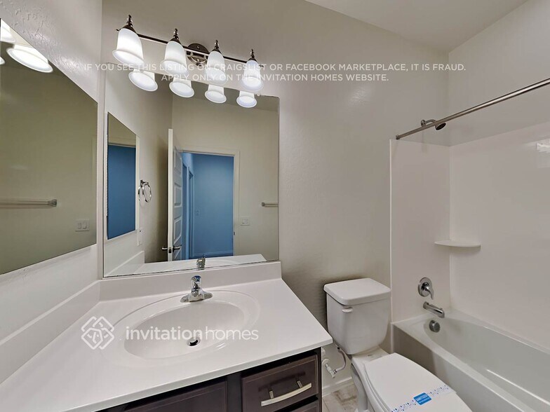 Building Photo - 18158 W Fulton St