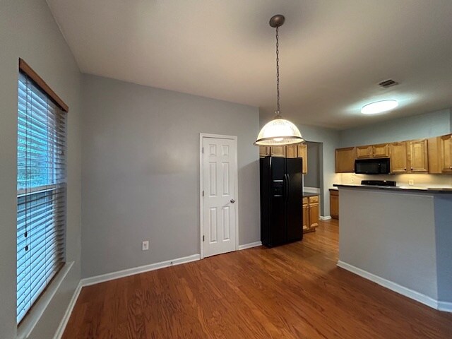 Building Photo - 1305 Red Cedar Trl