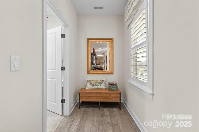 Building Photo - 305 Hemlock Bluff Ct