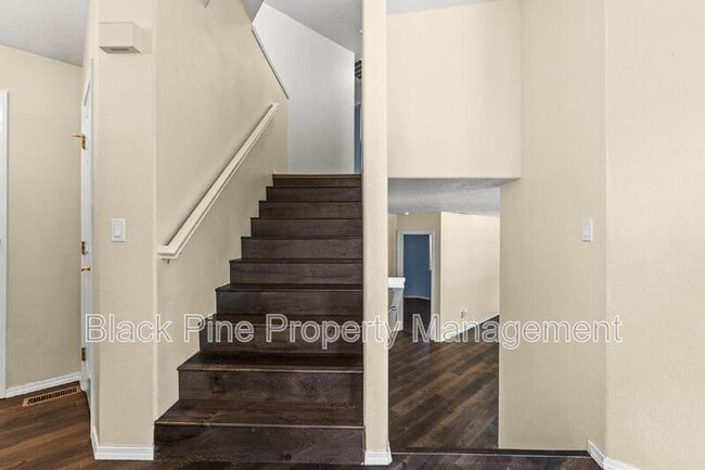 Building Photo - 2492 N Archery Way