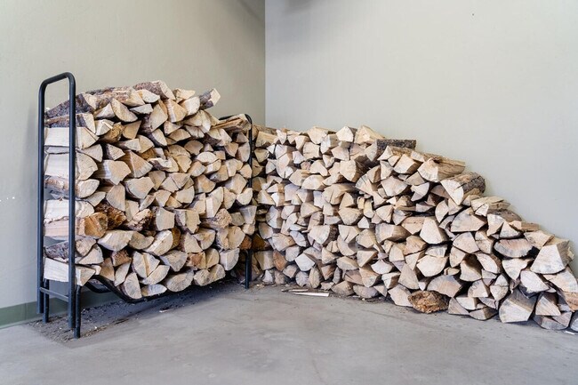 Building Photo - 4 Mountain Home Rd