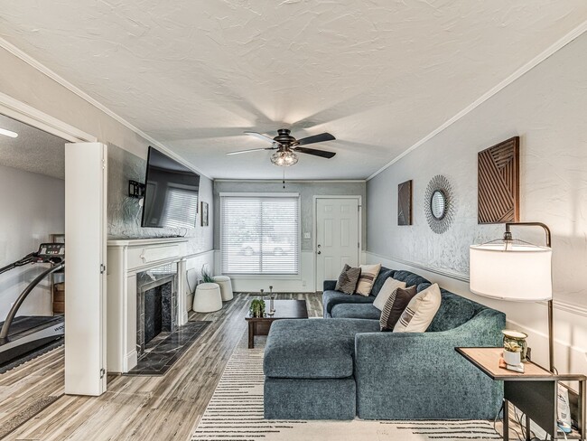 Building Photo - Super Sweet Home - All Appliances Included! 5 Minutes from Lake Hefner