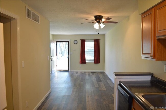 Building Photo - 8496 Woodgrove Dr