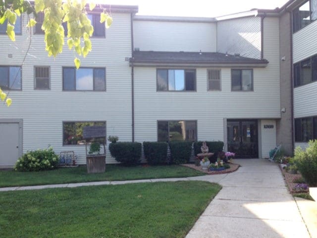 Primary Photo - Lancelot Apartments