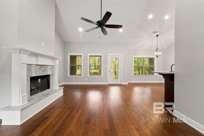 Building Photo - 9477 Marchand Ave