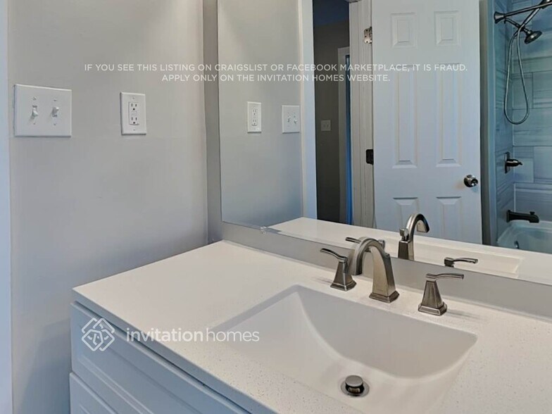 Building Photo - 3600 Barcelona Ave