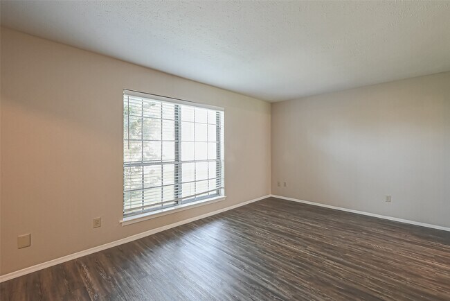 Building Photo - 2711 Quarry Hill Rd