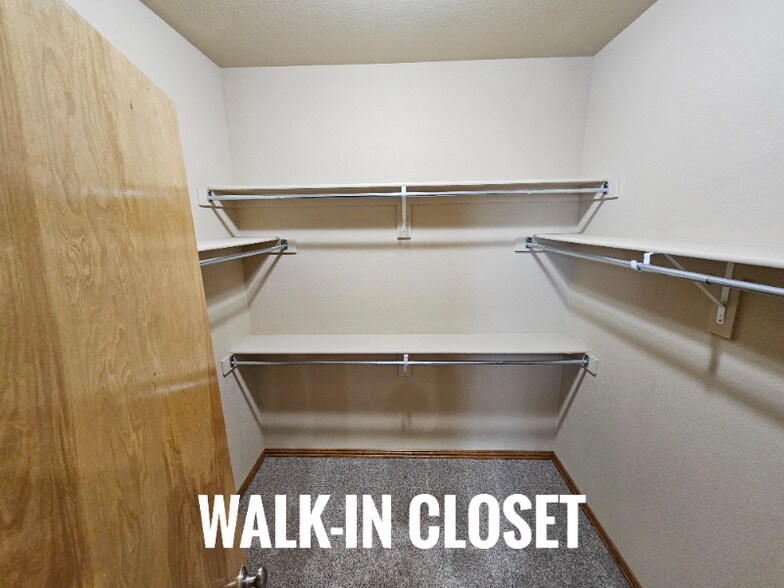 Building Photo - 2225 Bucolo Ave