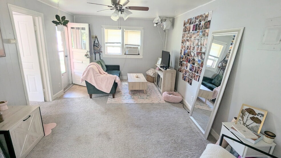 Living - 411 Bolles St