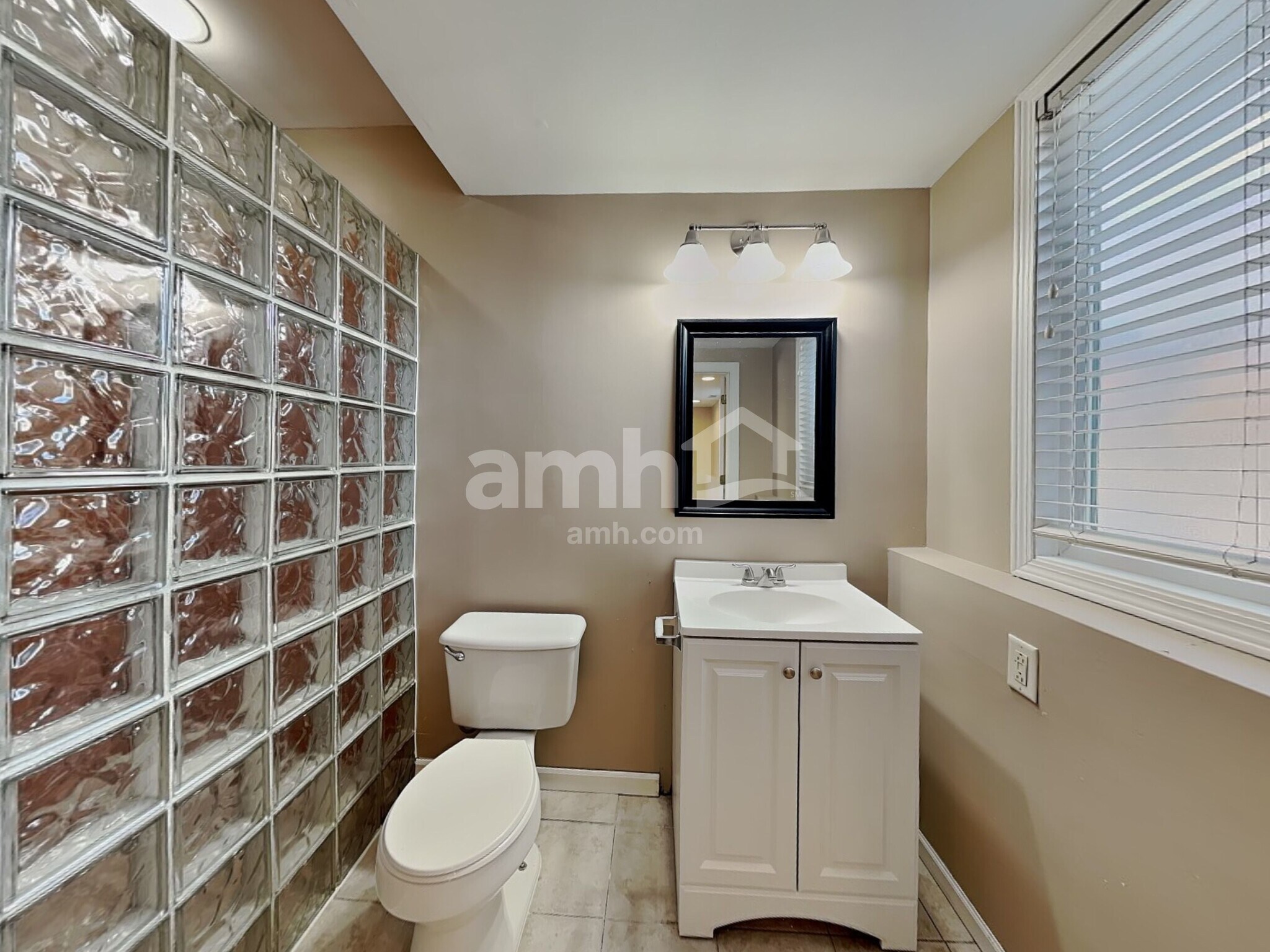 Building Photo - 1801 Winger Dr