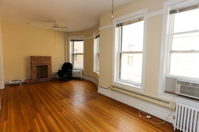 Building Photo - 1219 N Dearborn St