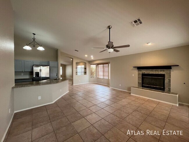 Building Photo - 3028 S Elinore Dr