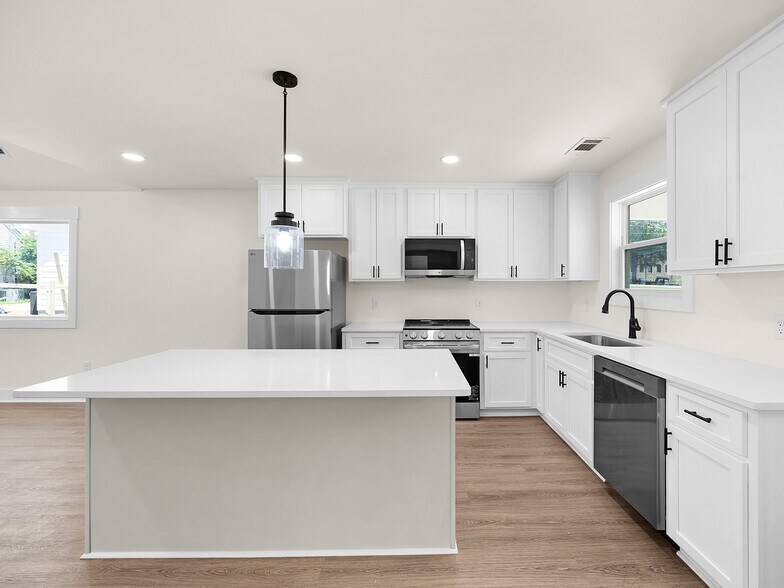 Building Photo - 161 W Grand St