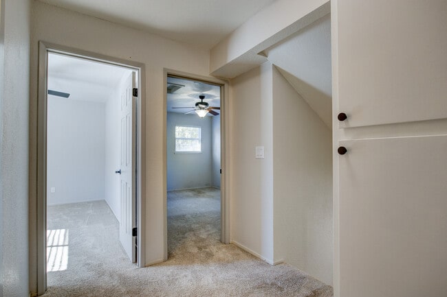 Building Photo - 9526 Victorian Wy