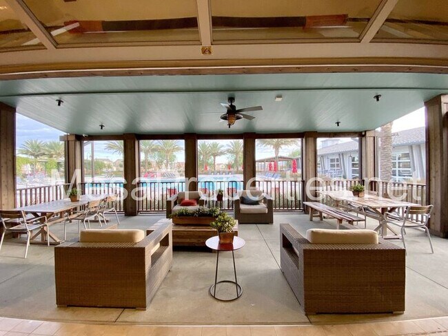 Building Photo - 3134 E La Avenida Dr