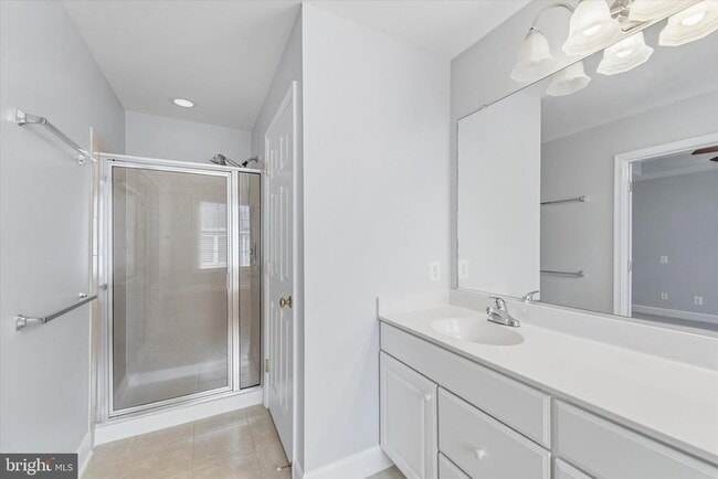 Building Photo - 2425 Huntington Park Dr