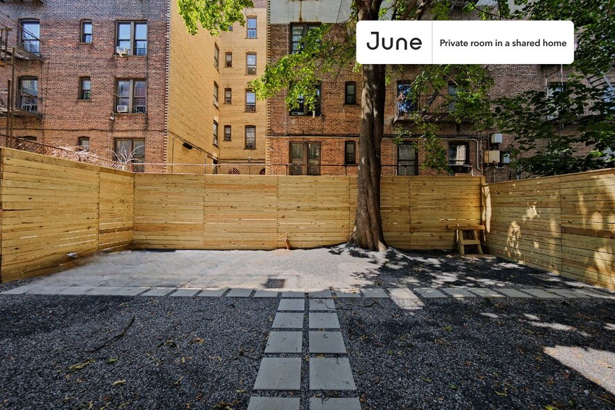 Building Photo - Room in Shared 4 bed/4 bath home in Ditmas Park