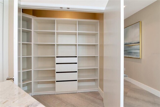 Building Photo - 2912 W Santiago St