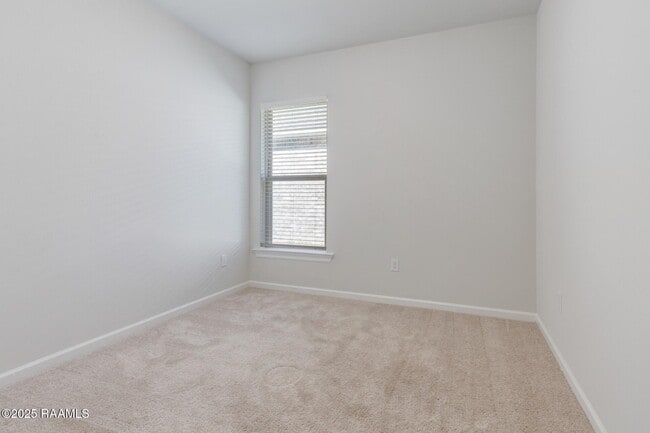 Building Photo - 136 Lightbourne Dr