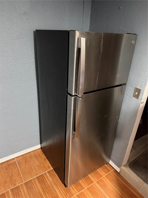 Building Photo - 486 Floral Dr