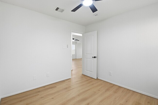 Building Photo - 20615 Moonrise River Ln