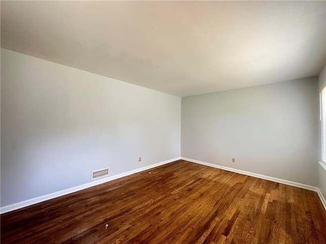 Building Photo - 967 Pine Roc Dr