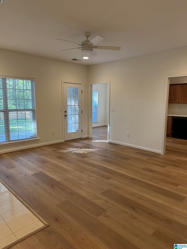 Building Photo - 521 Reach Dr