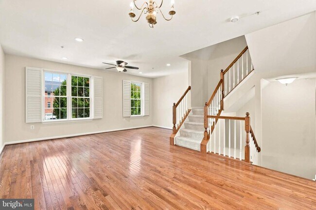 Building Photo - 107 Hearth Ct