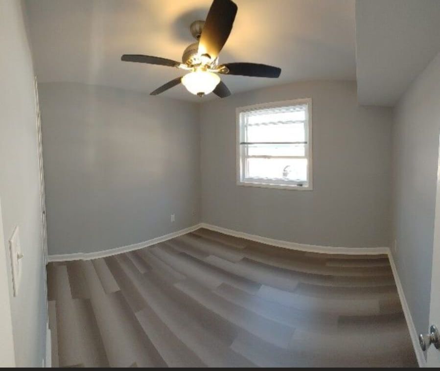 Building Photo - 606 19th ST NE APT1