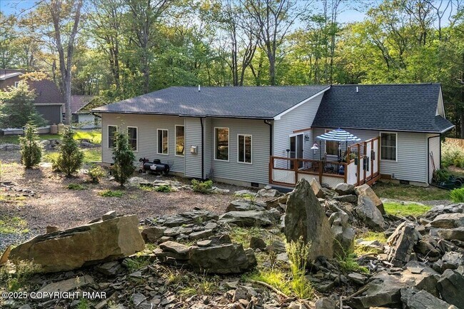 Building Photo - 4426 Skyline Dr