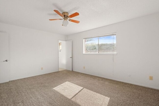 Building Photo - Beautiful brick home in the Vista Del Sol ...