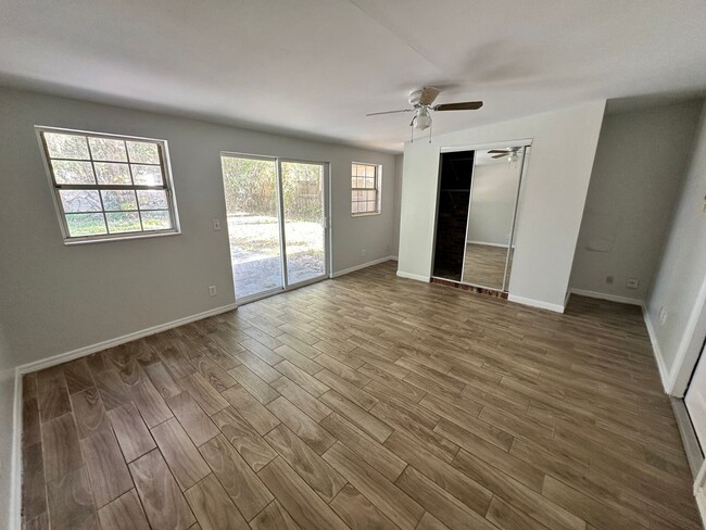 Building Photo - Home for Rent in Arlington 3-Bedroom, 2-Ba...