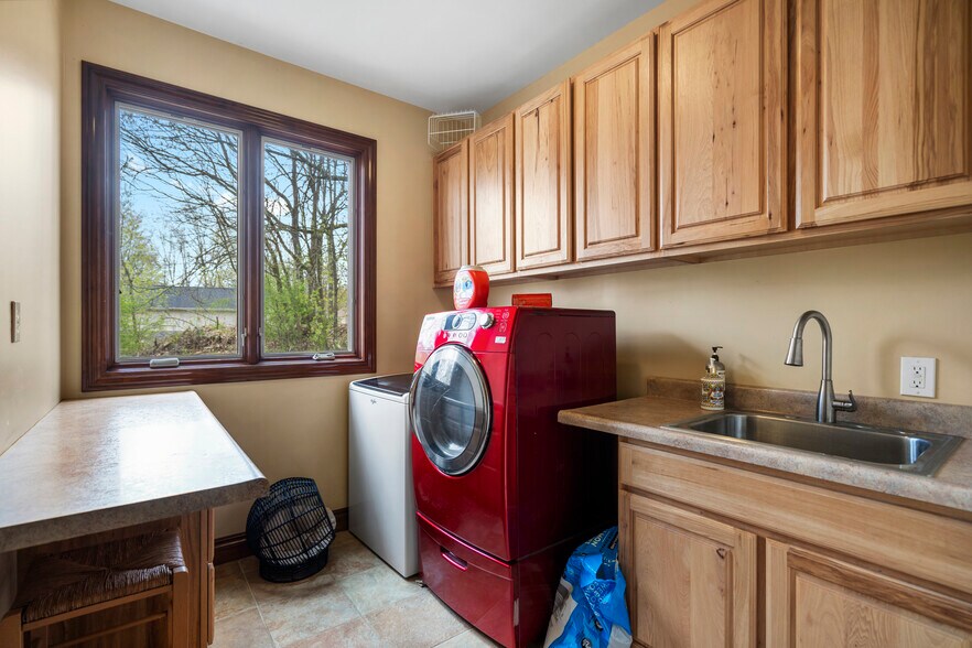 Building Photo - 11589 Ember