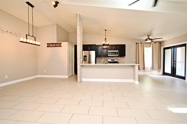 Building Photo - 1242 Ravida Woods Dr
