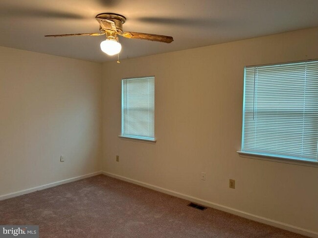 Building Photo - 12 Sumac Ct