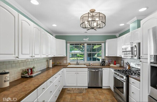 Building Photo - 3634 Madison Park Blvd