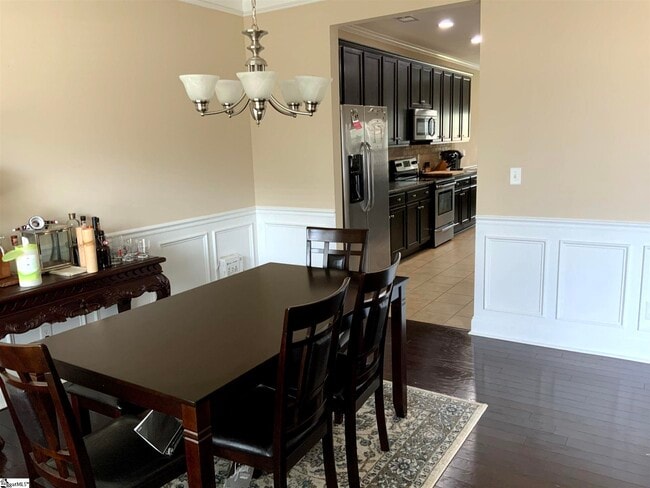 Building Photo - 201 Raven Falls Ln