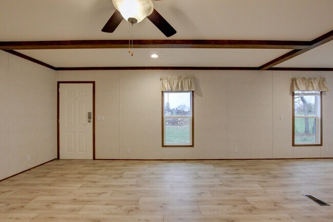 Building Photo - 295 Seays Rd