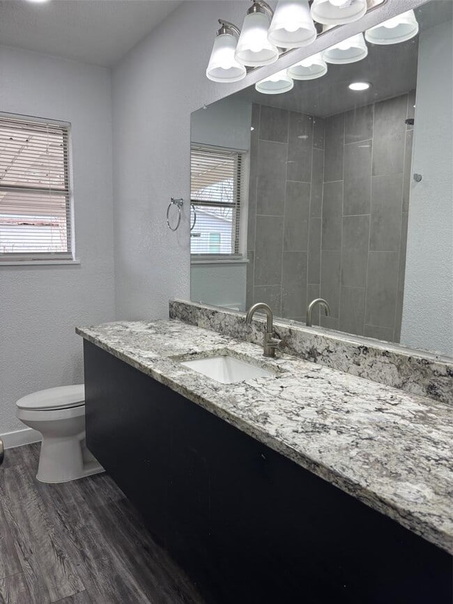 Building Photo - 2012 Water St