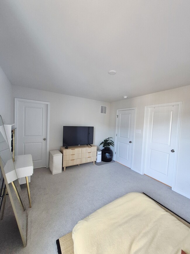 Building Photo - 4012 Pk Trl Dr