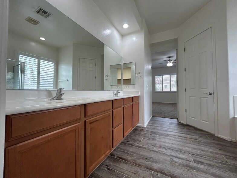 Building Photo - 6234 S Twilight Ct