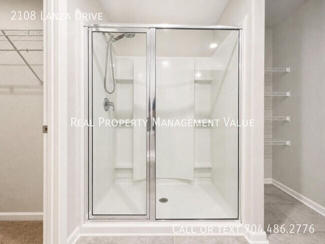 Building Photo - 2108 Lanza Dr