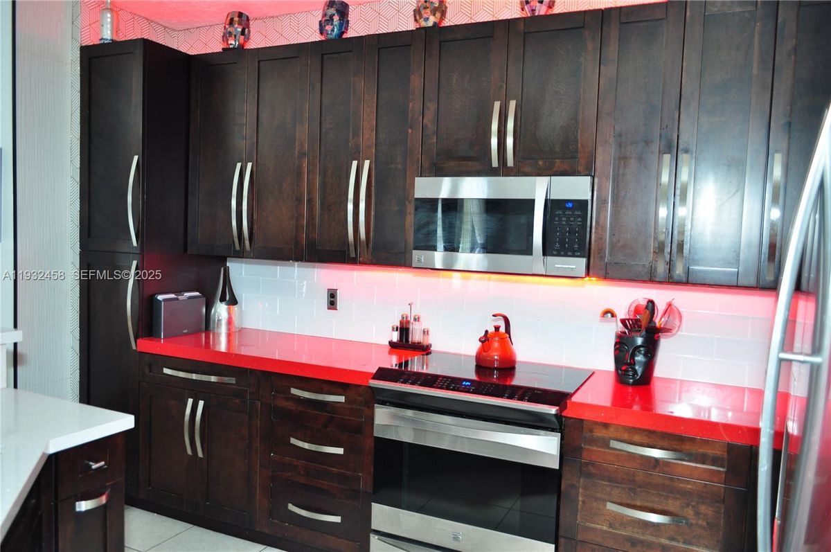 Building Photo - 4849 NW 108th Path